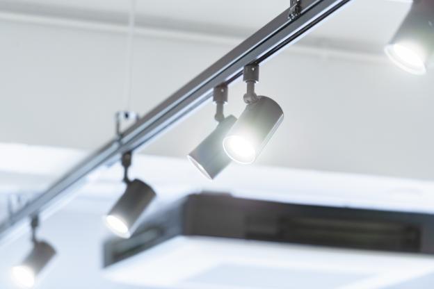 Comment choisir et installer un spot sur rail?
